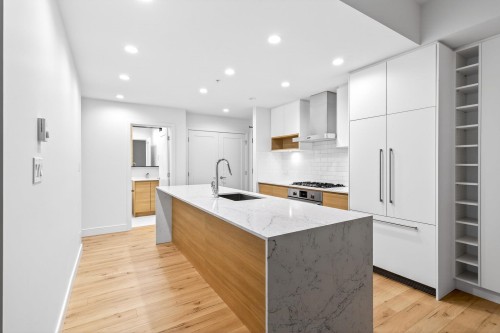 126-55 Klahanie Drive  Port Moody, BC V3H 0M9