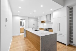 126-55 Klahanie Drive  Port Moody, BC V3H 0M9