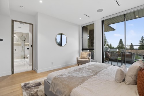 922 Wentworth Avenue, North Vancouver, BC 