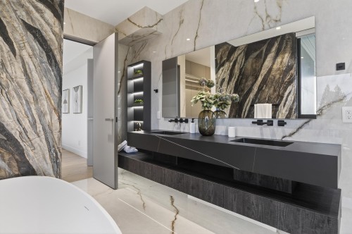 922 Wentworth Avenue, North Vancouver, BC 