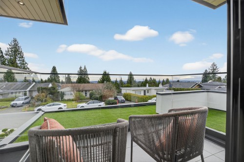 922 Wentworth Avenue, North Vancouver, BC 