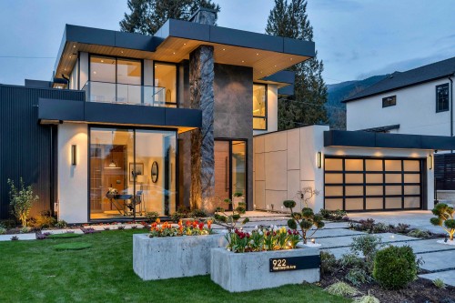 922 Wentworth Avenue, North Vancouver, BC 