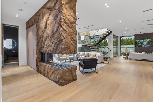 922 Wentworth Avenue, North Vancouver, BC 