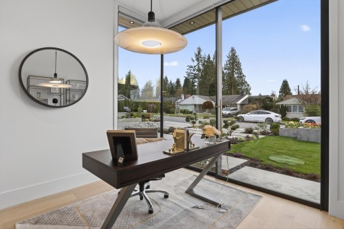 922 Wentworth Avenue, North Vancouver, BC 