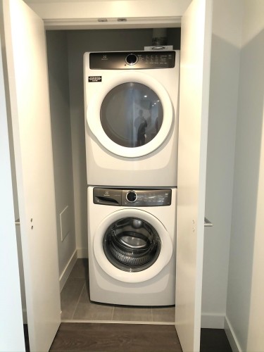 652 Whiting Way, Coquitlam, BC 