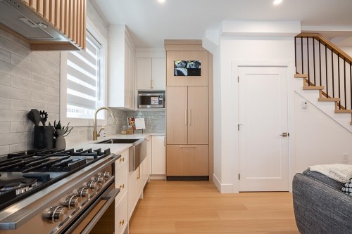 2105 33Rd Avenue E, Vancouver, BC 