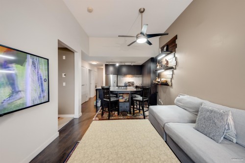 408-1673 Lloyd Avenue, North Vancouver, BC 