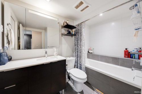 408-1673 Lloyd Avenue, North Vancouver, BC 