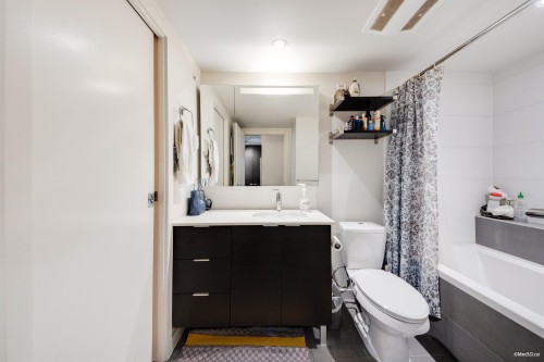 408-1673 Lloyd Avenue, North Vancouver, BC 