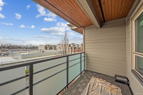 408-1673 Lloyd Avenue, North Vancouver, BC 