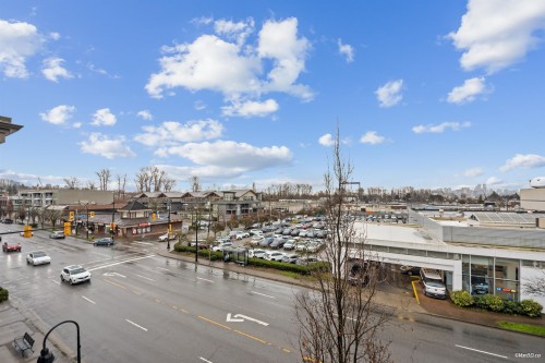 408-1673 Lloyd Avenue, North Vancouver, BC 