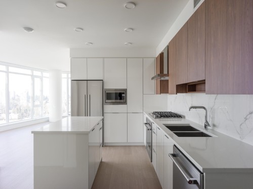 2105-7769 Park Crescent, Burnaby, BC 