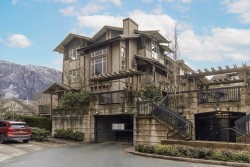 201-1174 Wingtip Place  Squamish, BC V8B 0N4