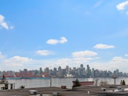 27-533 3rd Street E North Vancouver, BC V7L 1G4