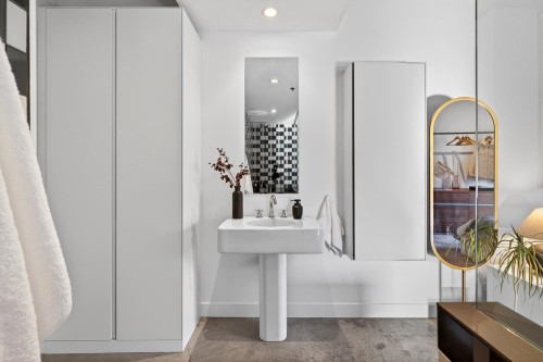 55 Cordova Street E, Vancouver, BC 