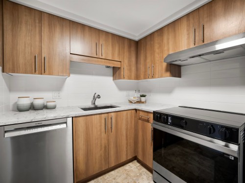 935 8Th Avenue E, Vancouver, BC 