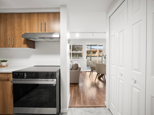 935 8Th Avenue E, Vancouver, BC 