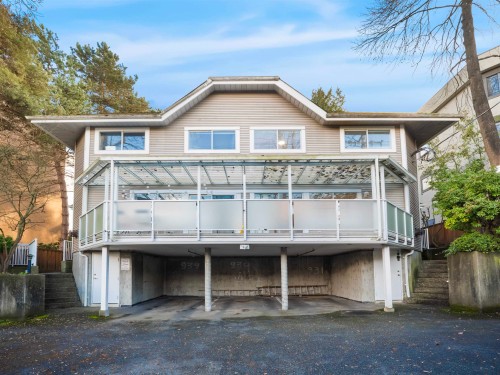 935 8Th Avenue E, Vancouver, BC 