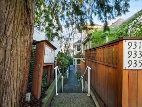 935 8Th Avenue E, Vancouver, BC 