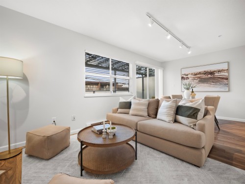 935 8Th Avenue E, Vancouver, BC 