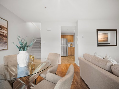 935 8Th Avenue E, Vancouver, BC 