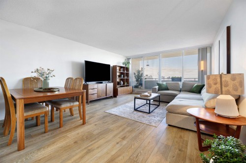 2104-5652 Patterson Avenue  Burnaby, BC V5H 4C8