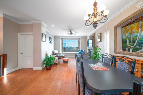 7987 13Th Ave, Burnaby, BC 