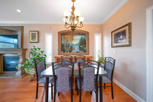 7987 13Th Ave, Burnaby, BC 