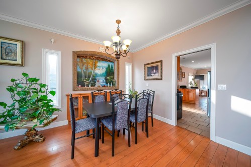 7987 13Th Ave, Burnaby, BC 