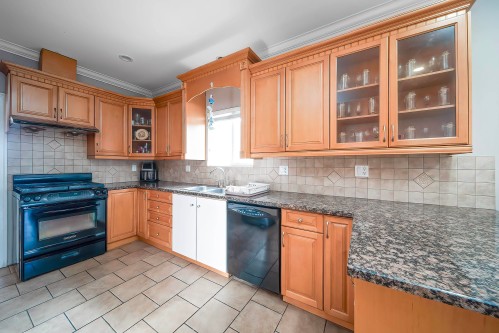 7987 13Th Ave, Burnaby, BC 