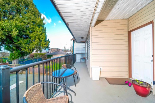 7987 13Th Ave, Burnaby, BC 