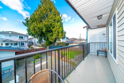 7987 13Th Ave, Burnaby, BC 