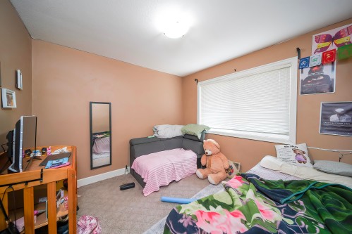 7987 13Th Ave, Burnaby, BC 