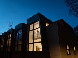 5-6 17th Avenue W Vancouver, BC V5Y 1Z4