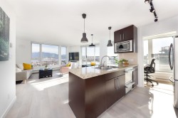 3705-188 Keefer Place  Vancouver, BC V6B 0J1