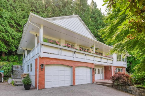 5560 Greenleaf Road, West Vancouver, BC 