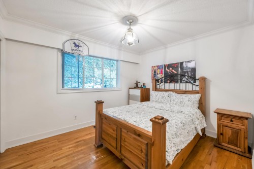 5560 Greenleaf Road, West Vancouver, BC 