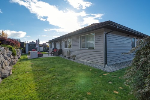 6252 Oracle Road, Sechelt, BC 