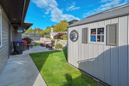 6252 Oracle Road, Sechelt, BC 