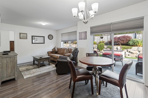 6252 Oracle Road, Sechelt, BC 