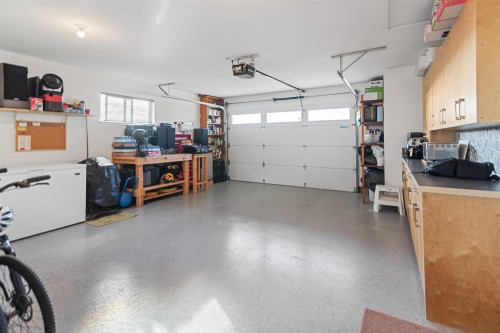 6252 Oracle Road, Sechelt, BC 