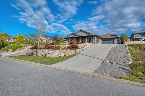 6252 Oracle Road, Sechelt, BC 