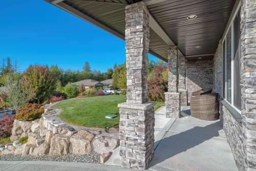 6252 Oracle Road, Sechelt, BC 