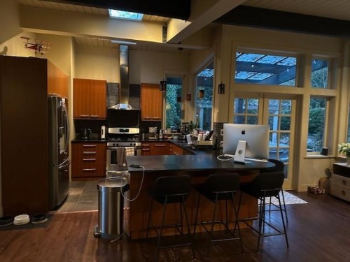 4035 Rose Crescent, West Vancouver, BC 