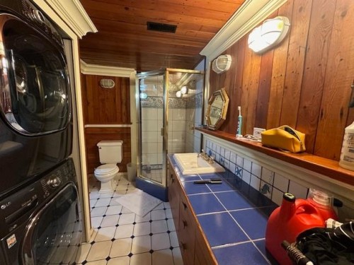 4035 Rose Crescent, West Vancouver, BC 