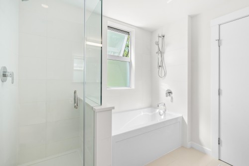 205-615 3Rd Street E, North Vancouver, BC 