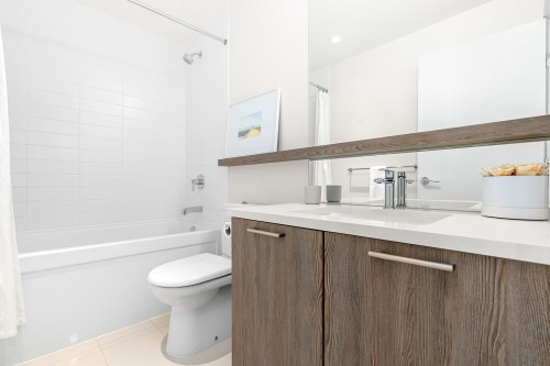 205-615 3Rd Street E, North Vancouver, BC 