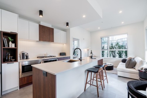 110-623 Kemsley Avenue, Coquitlam, BC 