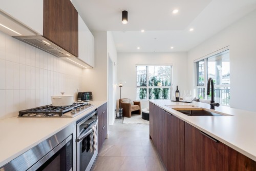 110-623 Kemsley Avenue, Coquitlam, BC 