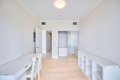 401-199 Victory Ship Way, North Vancouver, BC 